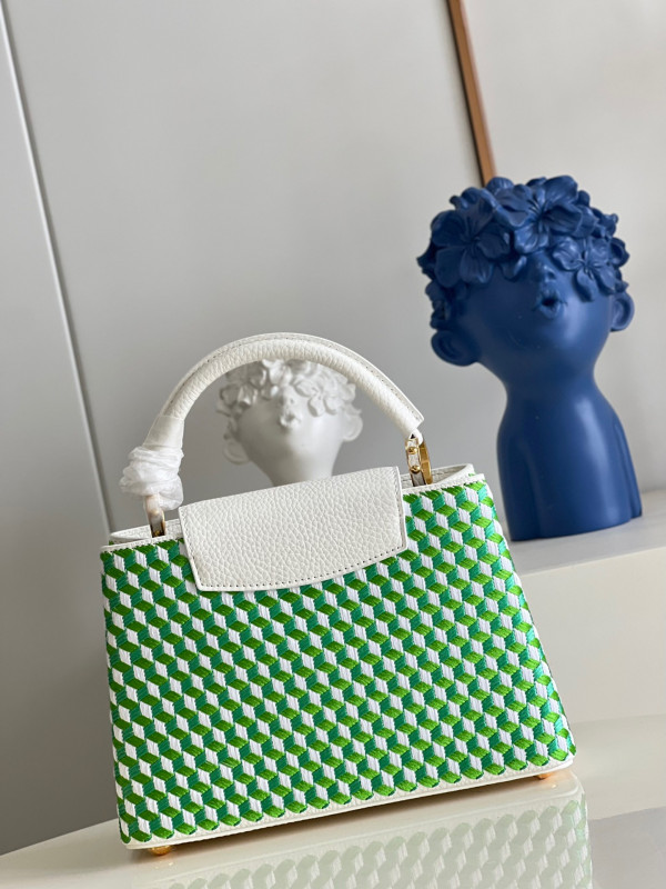 l0*is V*t0n capucines bb