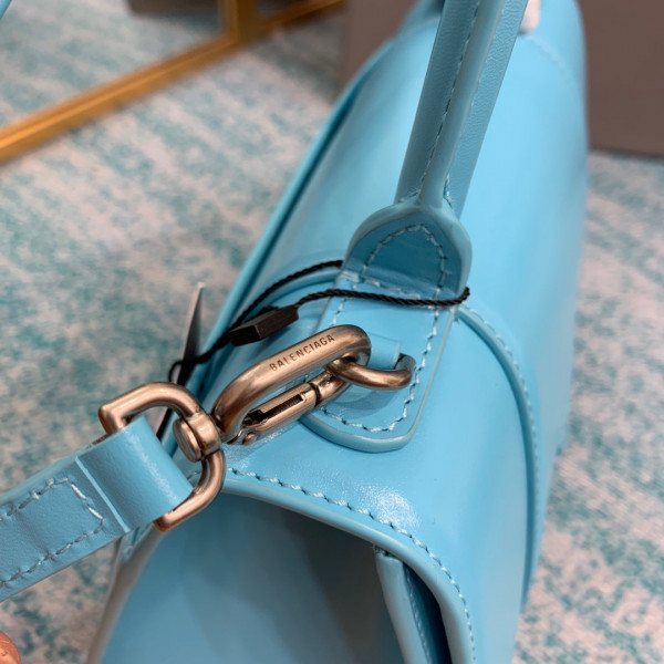 Ba*len*cia*ga hourglass