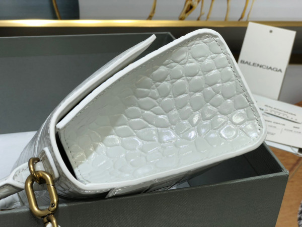 Ba*len*cia*ga hourglass