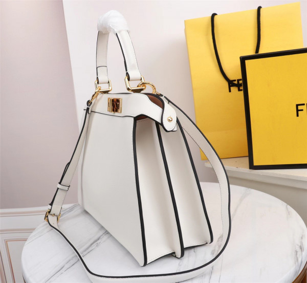 F**di peekaboo iseeu medium