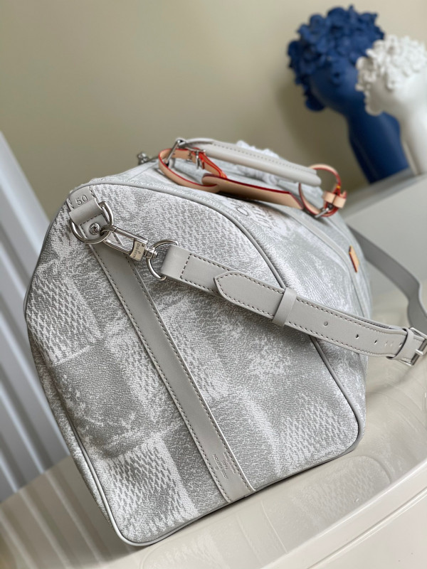 l0*is V*t0n keepall bandouliÈre 50
