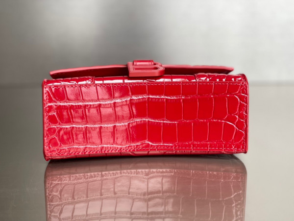 Ba*len*cia*ga hourglass