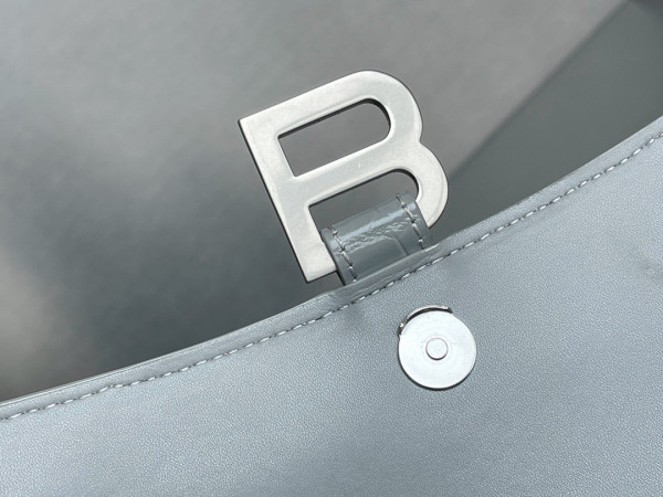 Ba*len*cia*ga hourglass