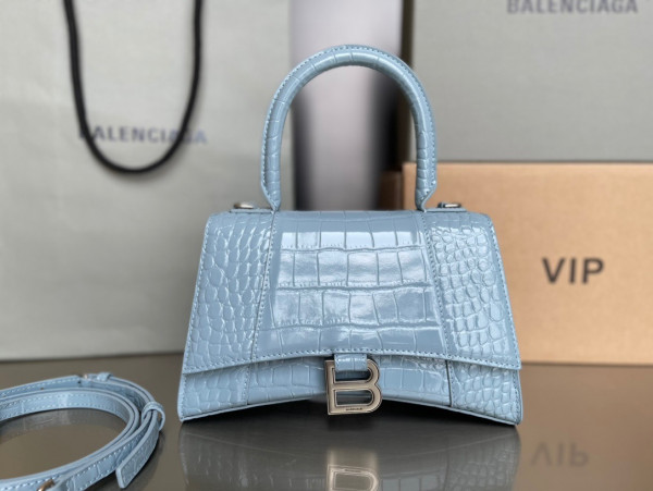 Ba*len*cia*ga hourglass