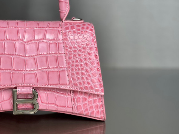 Ba*len*cia*ga hourglass