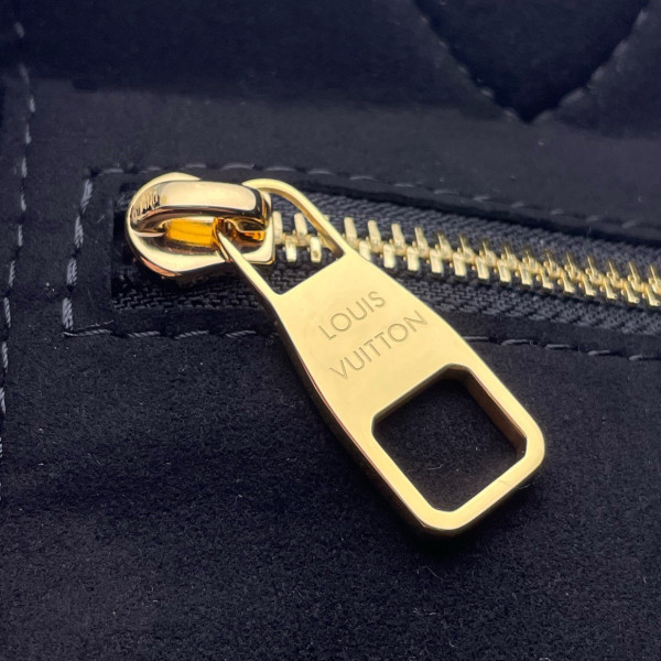 l0*is V*t0n neverfull mm