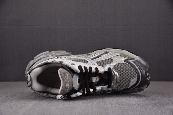 Ba*len*cia*ga runner