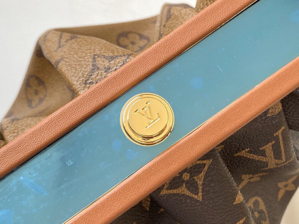 l0*is V*t0n boursicot ew