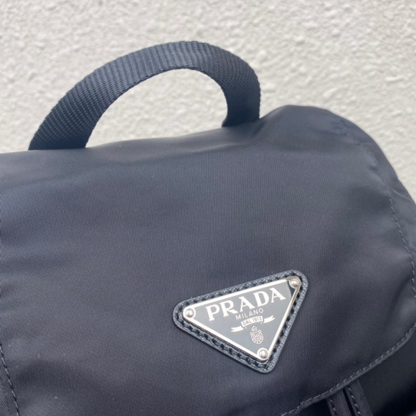 Pra*a re-nylon medium backpack-32-15-30cm