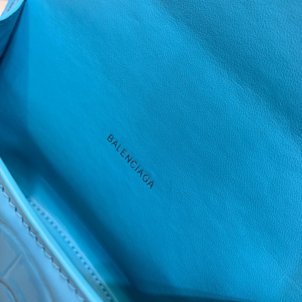 Ba*len*cia*ga hourglass