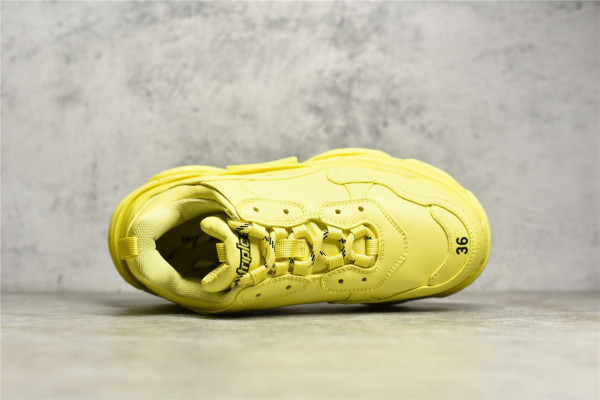 Ba*len*cia*ga triple s