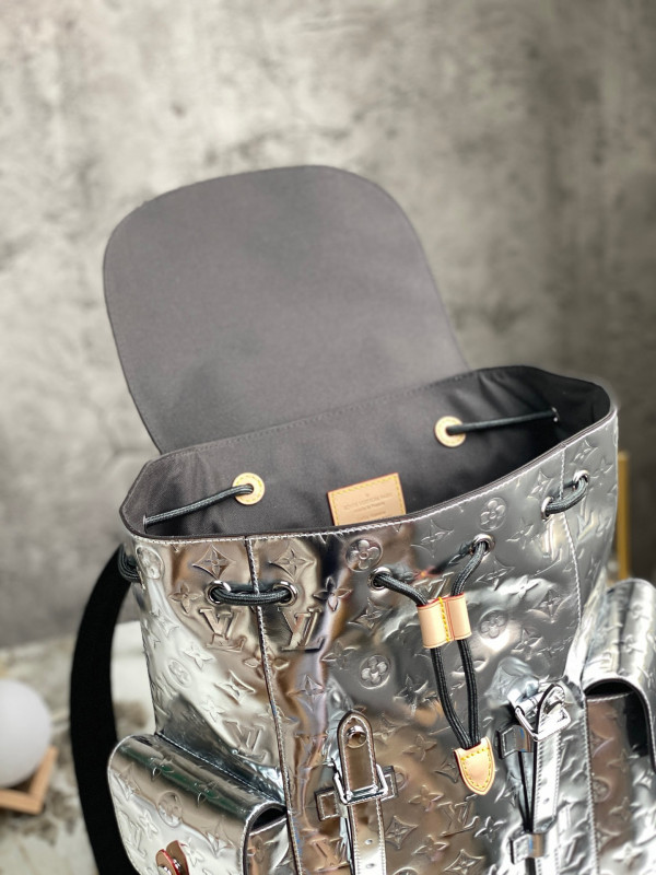 l0*is V*t0n christopher backpack pm