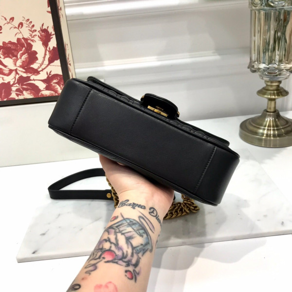 G*u*i gg marmont 22cm