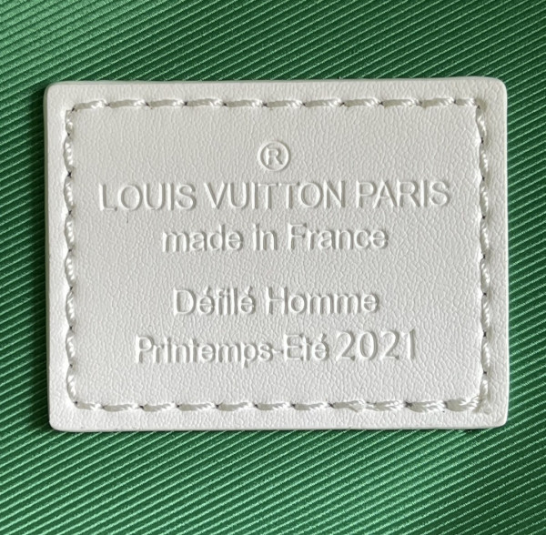 l0*is V*t0n discovery backpack