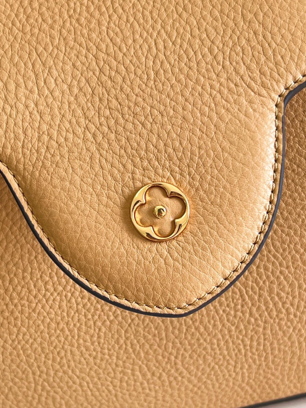 l0*is V*t0n capucines bb