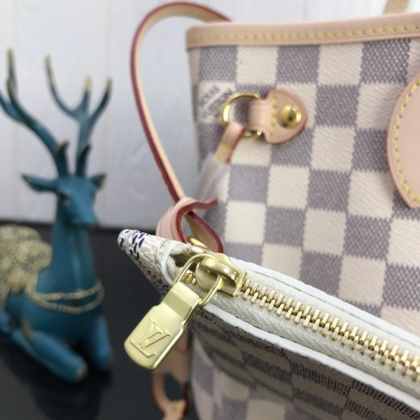 l0*is V*t0n neverfull pm