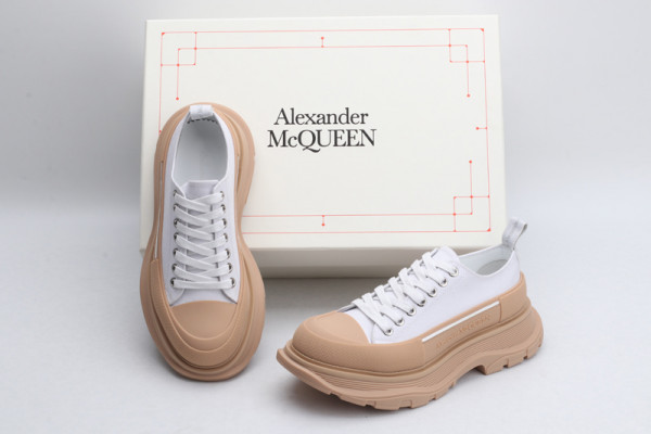 ale*d*r M*Q*en tread slick lace up