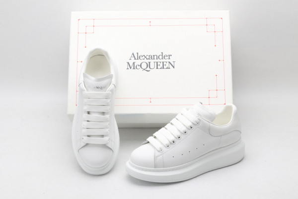 ale*d*r M*Q*en oversized sneaker