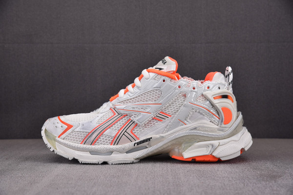 Ba*len*cia*ga runner