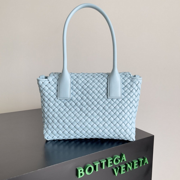 bo*te*ga Ve*ne*ta patti top handle bag