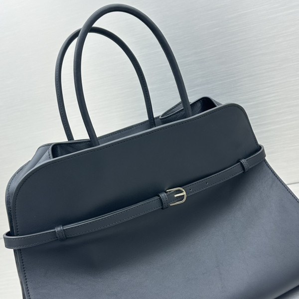 T*e R0w belt margaux