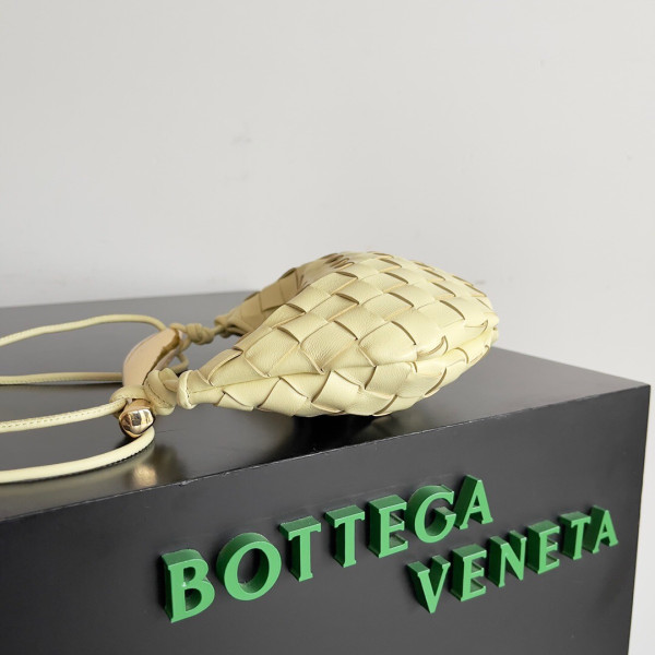 bo*te*ga Ve*ne*ta  mini sardine top handle bag
