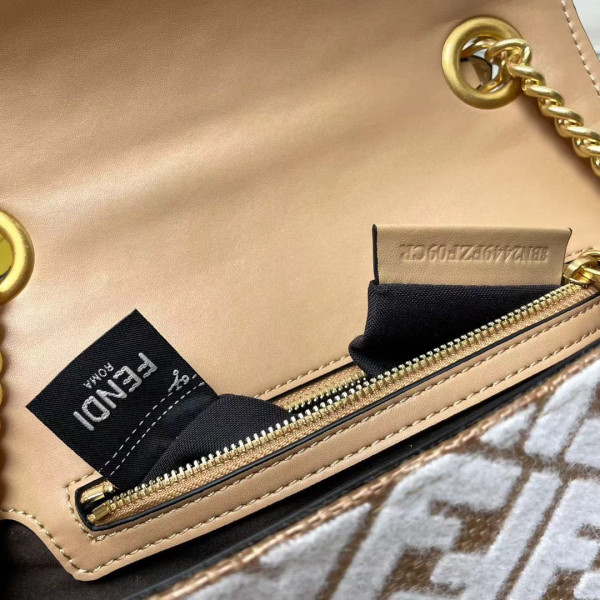 F**di baguette chain midi 397b98-24*14*7cm