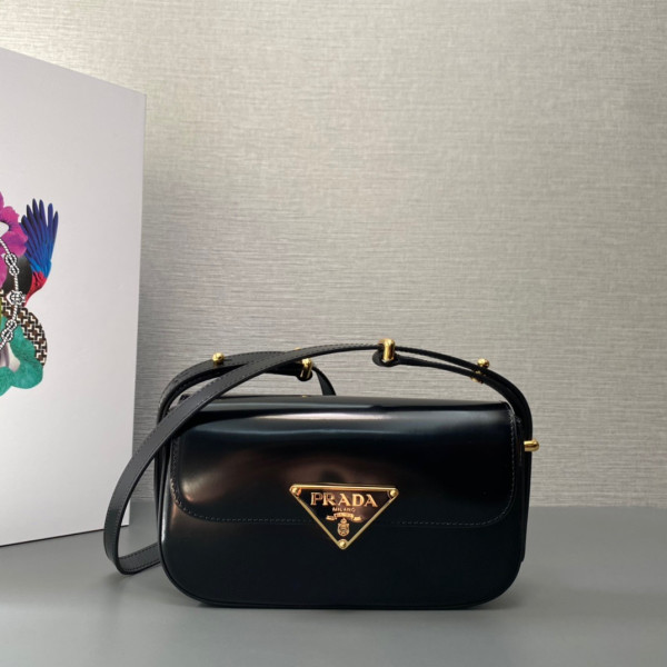 Pra*a patent bag-20.5*10.5*4cm