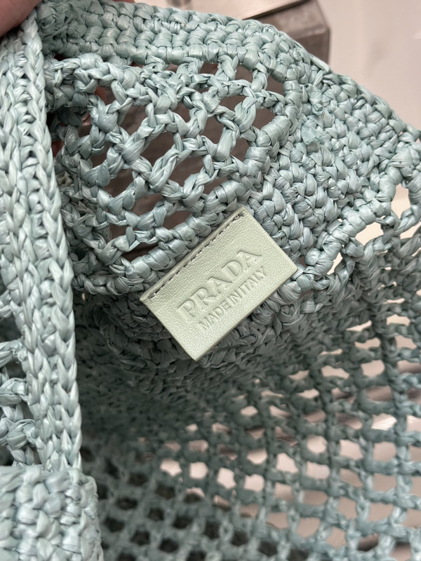 Pra*a crochet tote bag