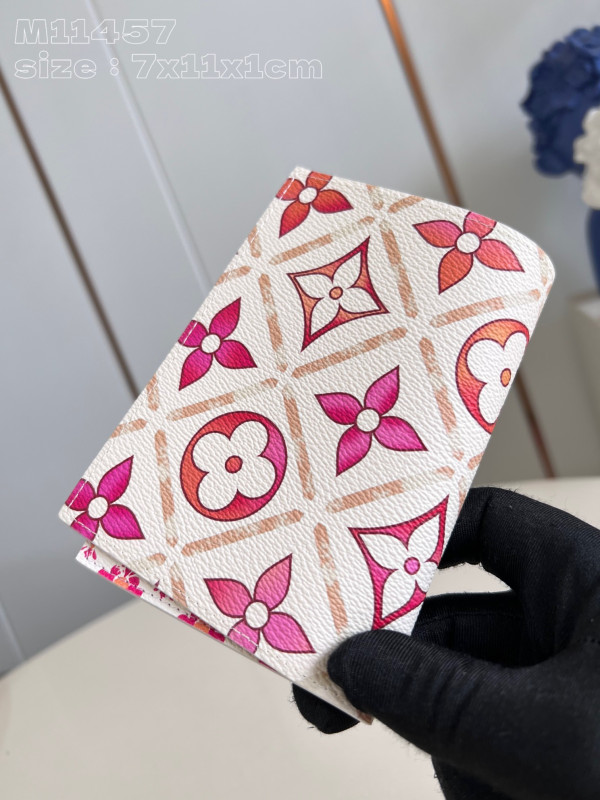 l0*is V*t0n pocket organizer-7.5*11.1*1 cm