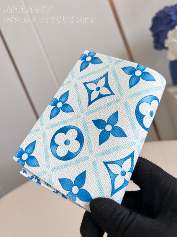 l0*is V*t0n pocket organizer-7.5*11.1*1 cm