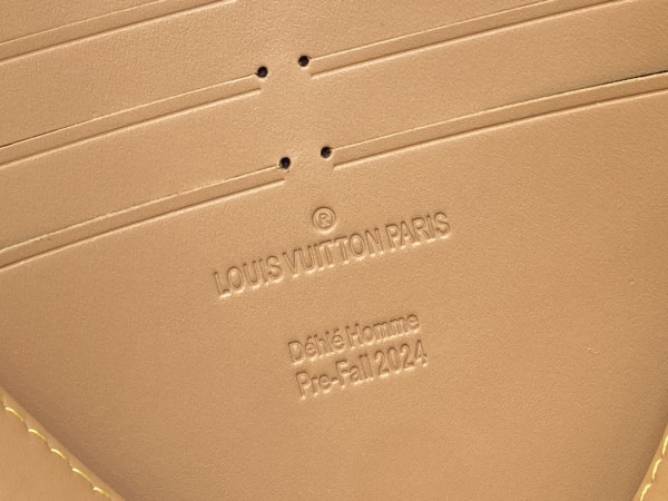 l0*is V*t0n pochette voyage-27*21*6cm