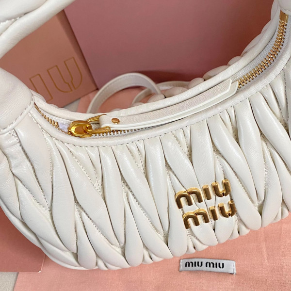 M*um*u wander matelassé nappa leather hobo bag