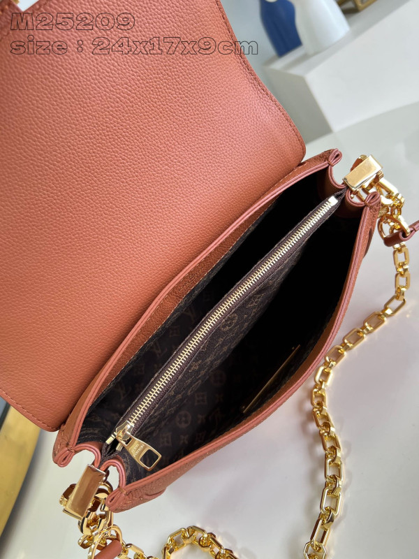 l0*is V*t0n dauphine mm