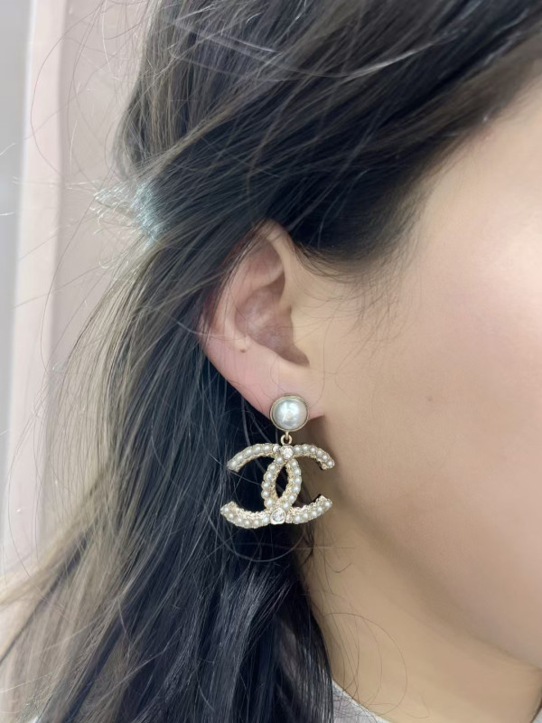 CL EARRINGS