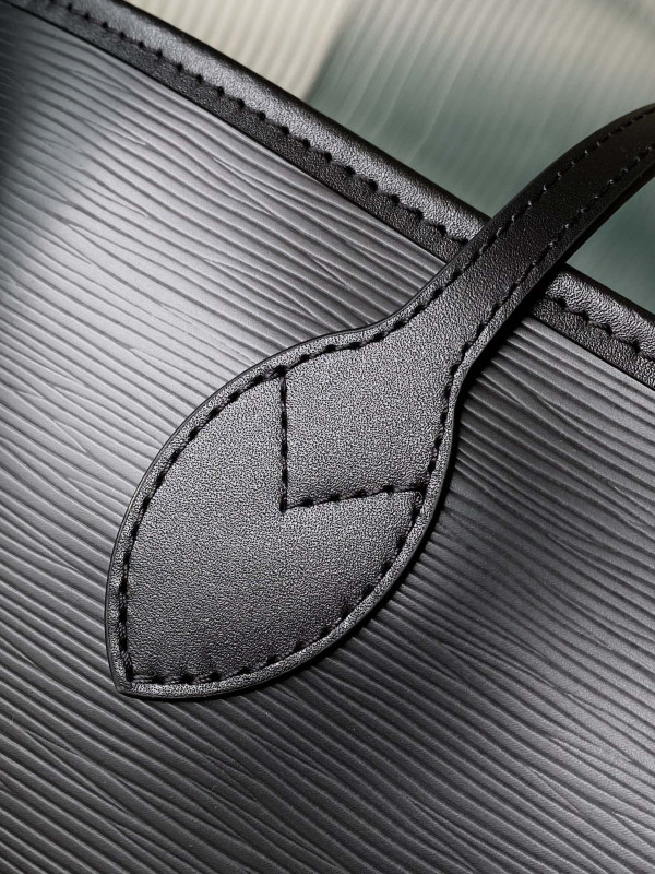 l0*is V*t0n neverfull mm-31*28*14cm