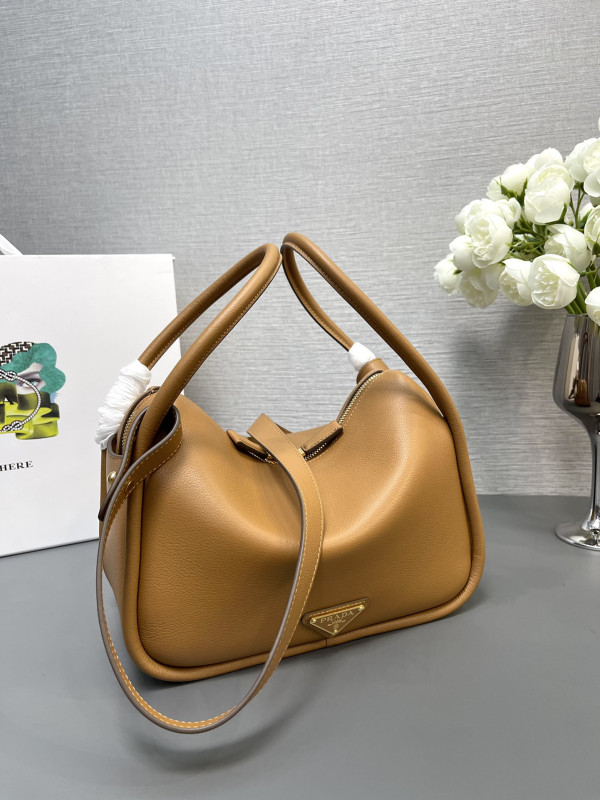 Pra*a darling leather handbag