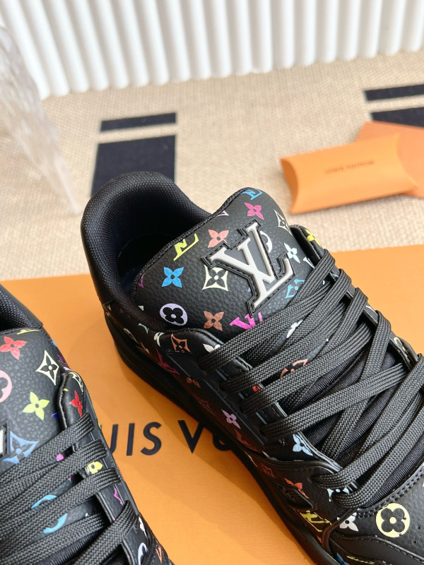 l0*is V*t0n sneakers