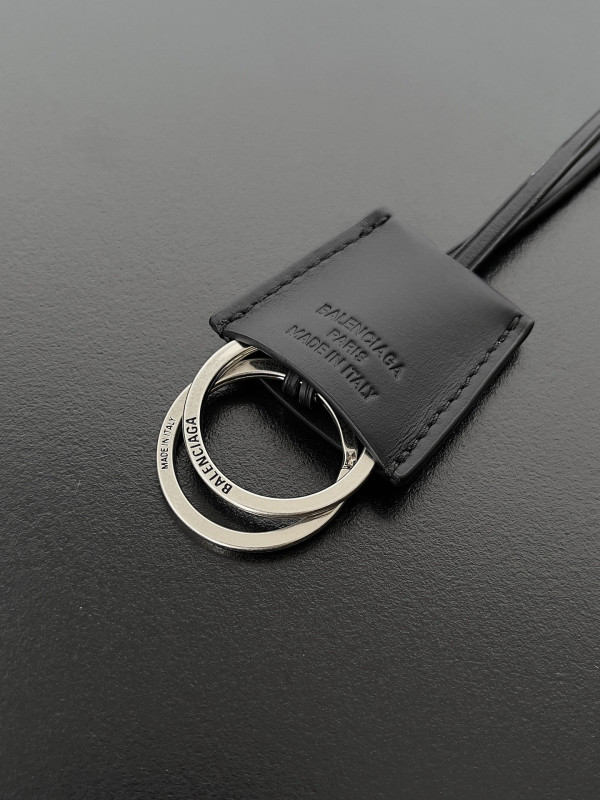 Ba*len*cia*ga bel air small carry all bag