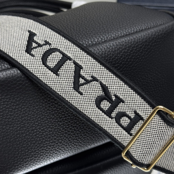 Pra*a small leather bag - 23*21*10cm