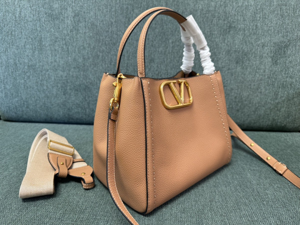 Valentino Garavani Alltime Medium Handbag - 26*21*17CM