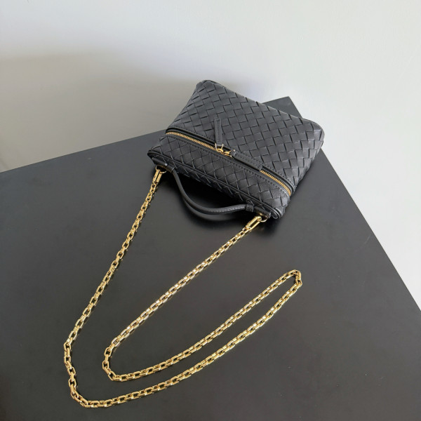 bo*te*ga Ve*ne*ta small soft vanity - 19*14*3cm