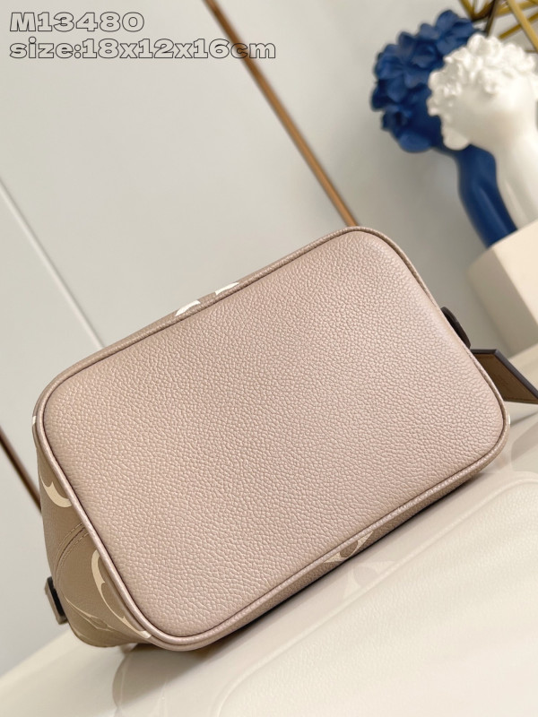 l0*is V*t0n all in bb